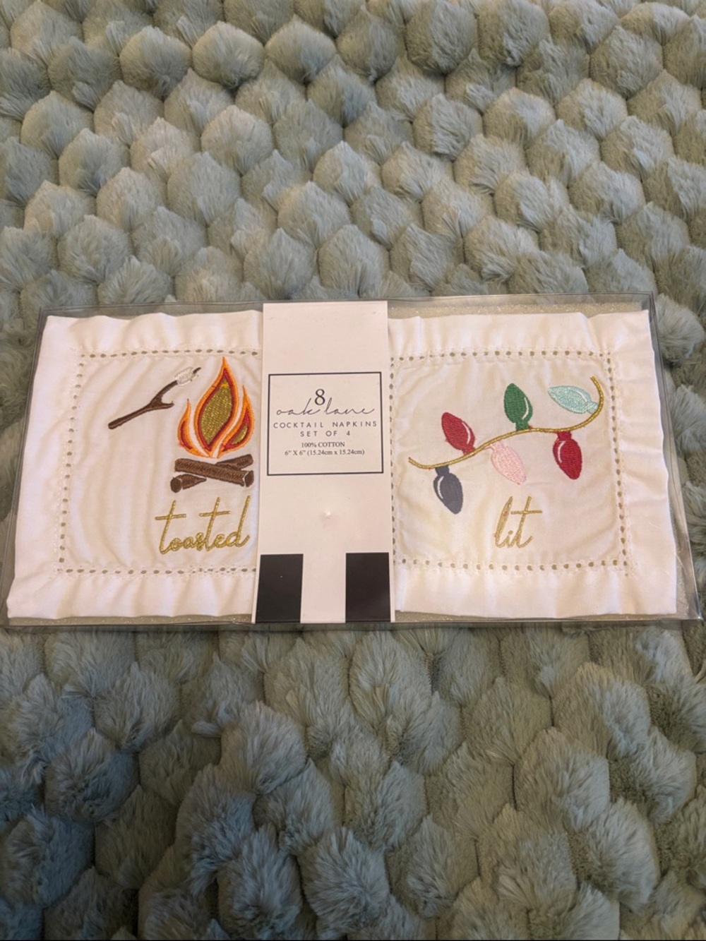 Set of 4 Oak Lane Cocktail Napkins Size 6x6